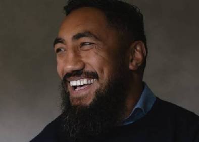 Bundee Aki official speaker profile picture